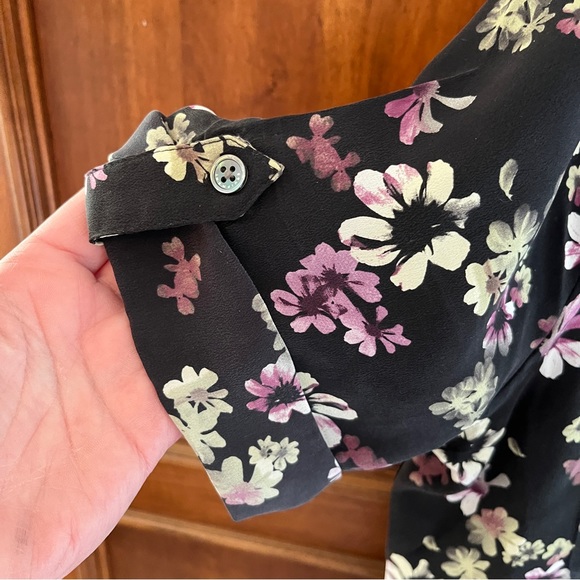 NWOT Equipment Floral Silk Short Sleeve Blouse, size Large - Picture 9 of 14